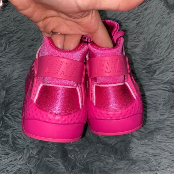New Size 7.5 Nike Huarache Run Fuschia Sneakers - Picture 4 of 5